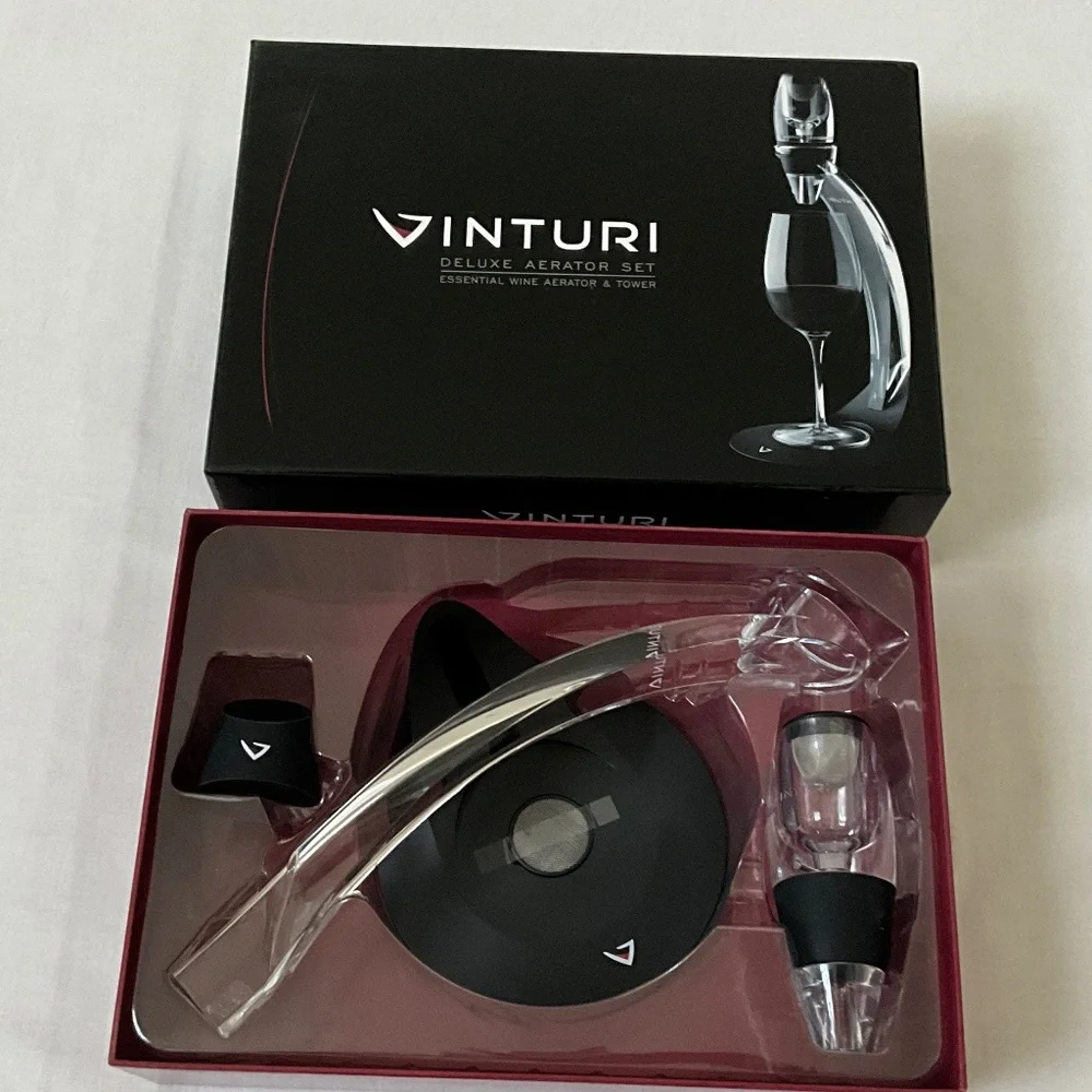 NIB Vinturi Deluxe Wine Aerator Set